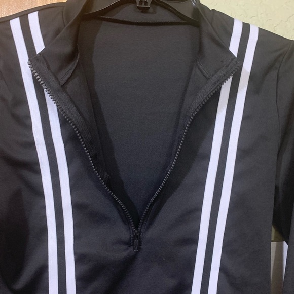 Tops - Nice Women button down blouse